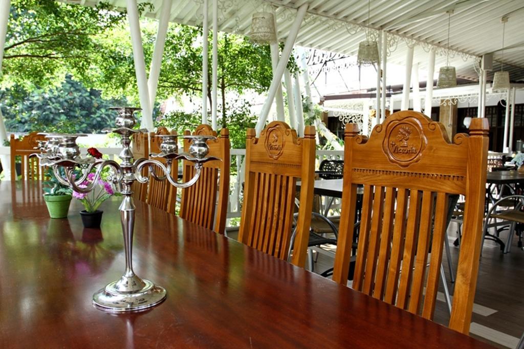 The Victoria Guesthouse Bandung Exterior foto