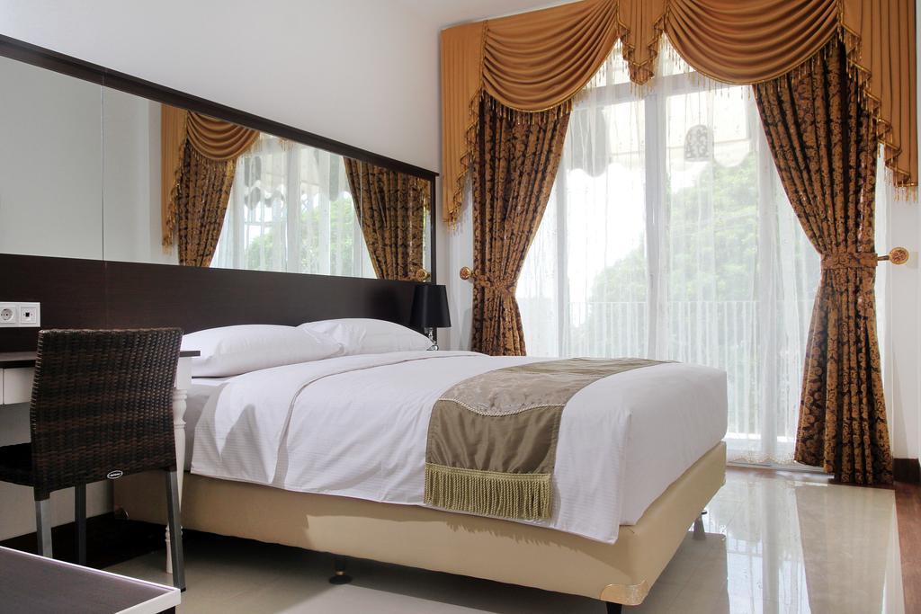 The Victoria Guesthouse Bandung Exterior foto